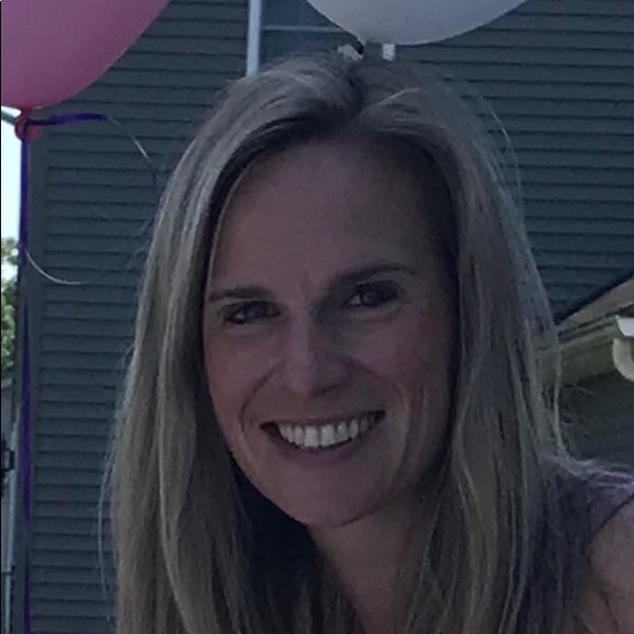 Meet your Posher, Lindsie - Picture 1 of 1